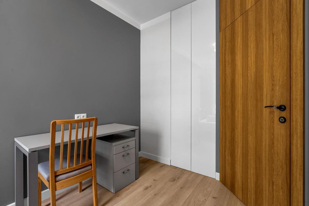 Lotnisko Chopina Modern Apartment Varsóvia Exterior foto